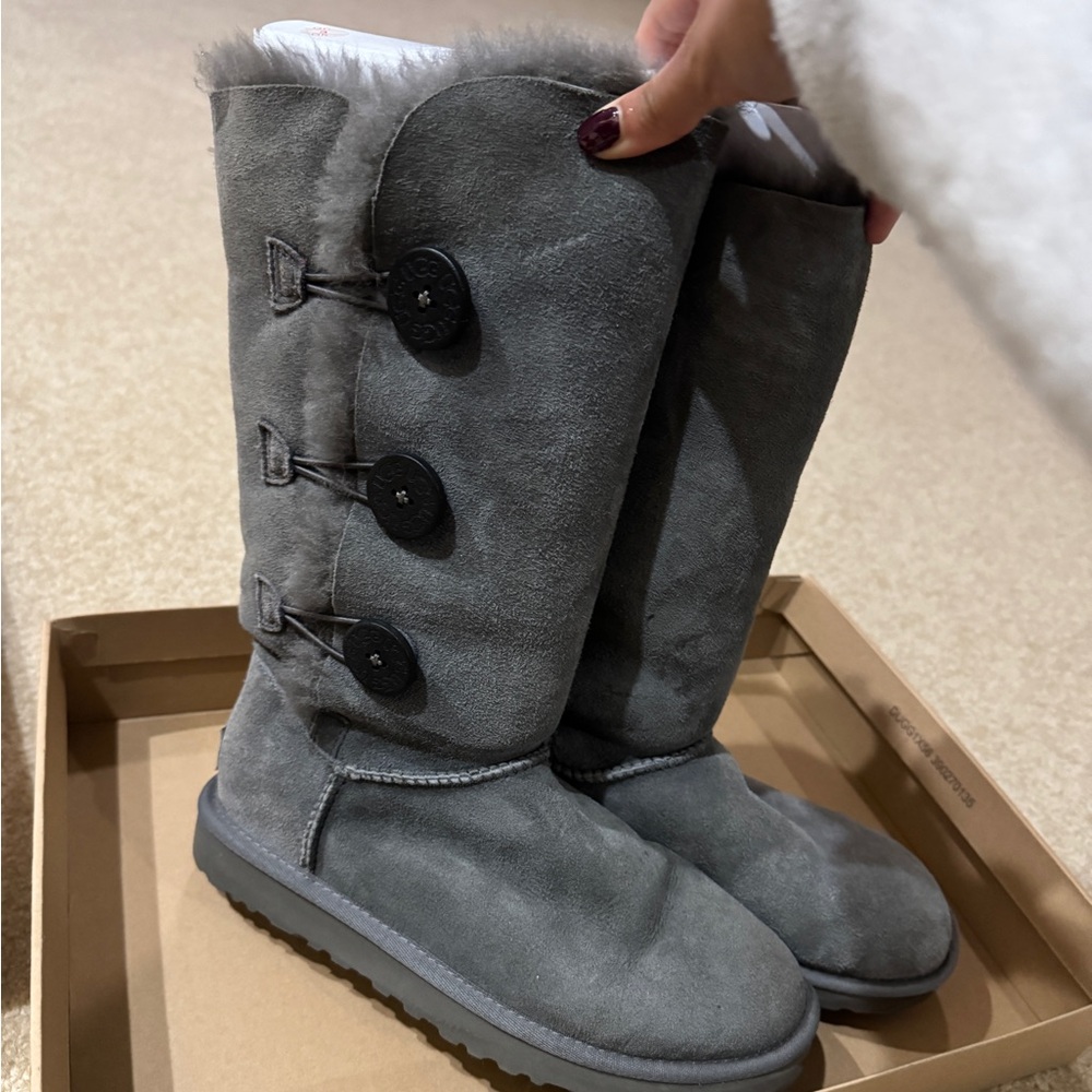 UGG Triple Bailey Button Grey NWOT